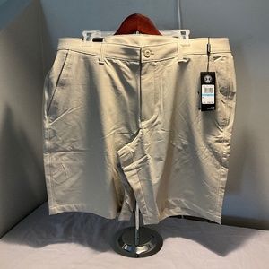 Under Armour Men’s Golf Shorts SIZE 40 NWT